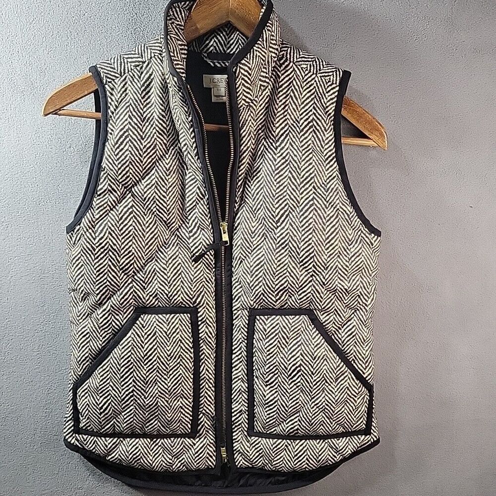J Crew Puffer Vest Women XXS Herringbone Black and Cream Down Zip Up Academia